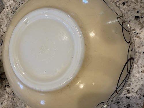 Vintage Pyrex 444 Golden Scroll Cinderella 4Qt Mixing Bowl Promotional 1959 big - Picture 3 of 5