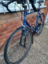 Giant OCR3 Road Bike 700C Drop Bar Blue Mudguards Bottle Cage Caliper Brakes