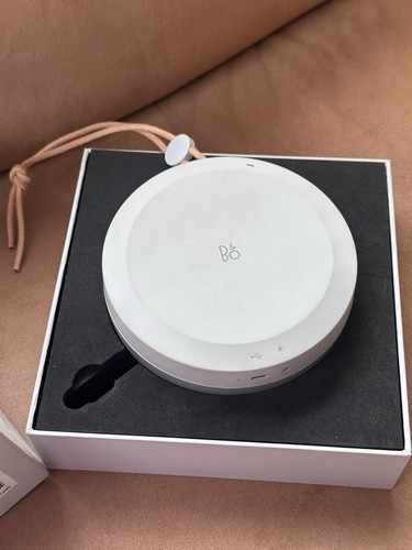 Bang & Olufsen Beosound A1 BeoPlay A1 Natural Bluethooth Speaker - Picture 4 of 5