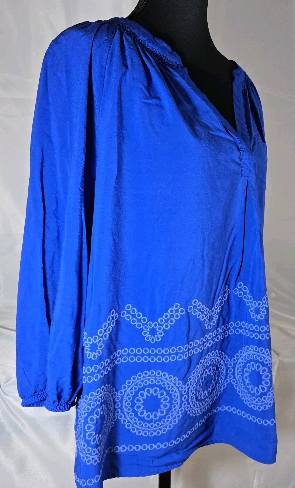 Crown & Ivy 2X Royal Blue Embroidered Peasant V Neck Blouse 