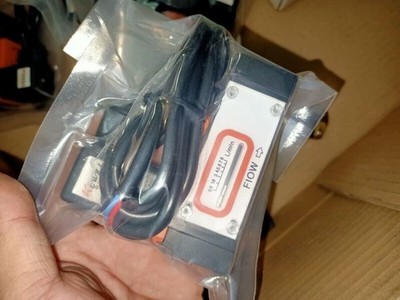 1 PC NEW FP55-015FDP008B 24VDC 1.5A Flow Switch