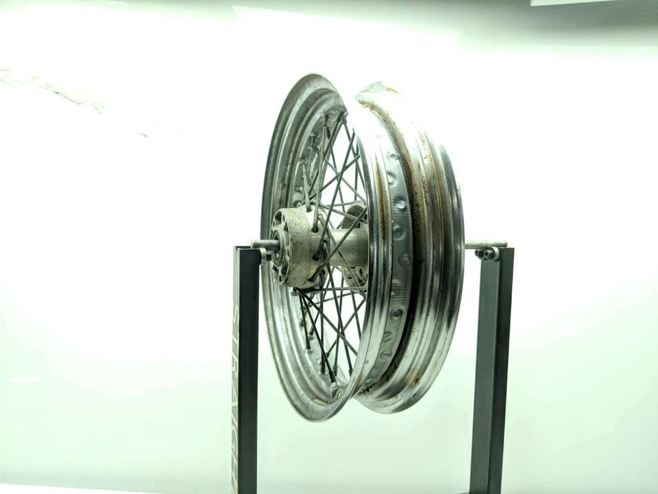 98-03 Harley Davidson Sportster XL883 后轮圈直 16X3.00 43085-97 — 第 2/4 张图片