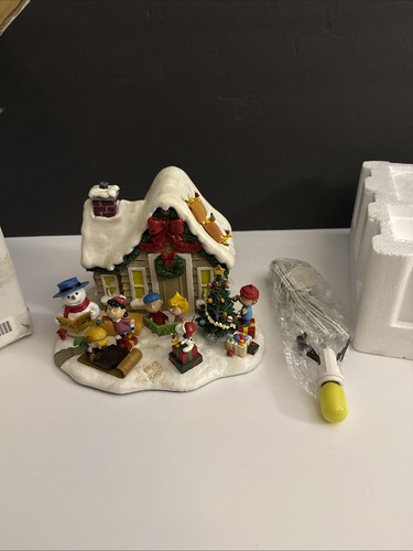 Peanuts Snoopy Danbury Casetta di Natale come nuova illumina Charlie Brown Schulz NUOVO