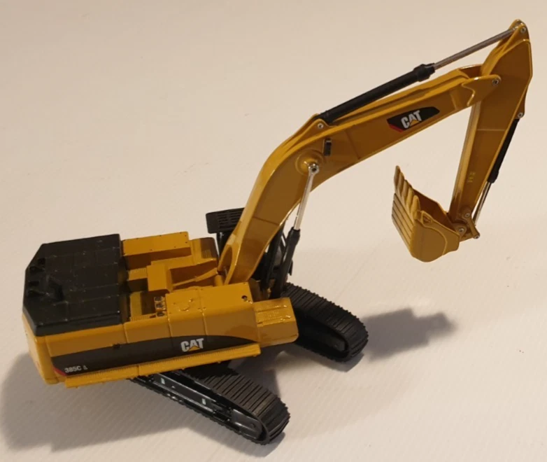 CAT CATERPILLAR 385C L Hydraulic Excavator 1/64 Model By Diecast Masters 85694. - Image 3 of 4