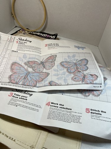 Dimensions Butterfly Profusion Counted Cross Stitch Kit - 11"X11" No Thread - Bild 4 von 7