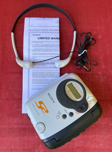 Sony WM-FS222 Portable AM/FM S2 Sport Walkman Radio Cassette Player CLEAN TESTED