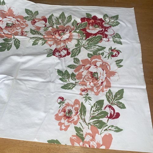 Vintage große Baumwolldruck Tischdecke MCM rot Pfirsich Blumen Rosen Küche 50” x 66” - Bild 4 von 4