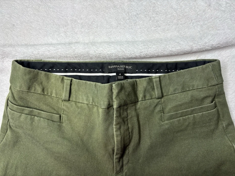 Pantalones pequeños Banana Republic verde oliva Sloan - talla 4 Foto 2 de 3