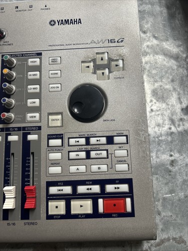 Yamaha Professional AW16G Digital Recording Workstation - Picture 6 of 12