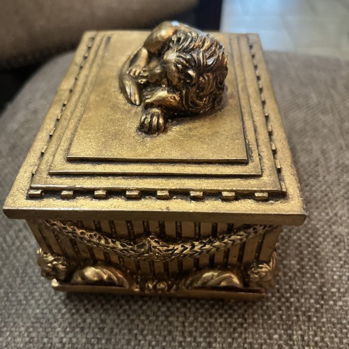 Decorative Resin Trinket Box Gold Color Seated Lion With Lid - L - Picture 4 of 10