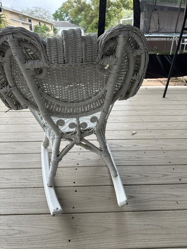 Wicker Rocking Chair Rocker White Heart Shape Fancy Victorian-Style Child Kid - Picture 5 of 10