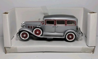 Anson 1931 Peerless Limousine Model Car Silver & Red 1:32 Scale Model S5535