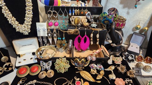 Vintage bis jetzt Schmuck 115 Teile Konvolut tragbar signiert und unsigniert - Bild 23 von 23