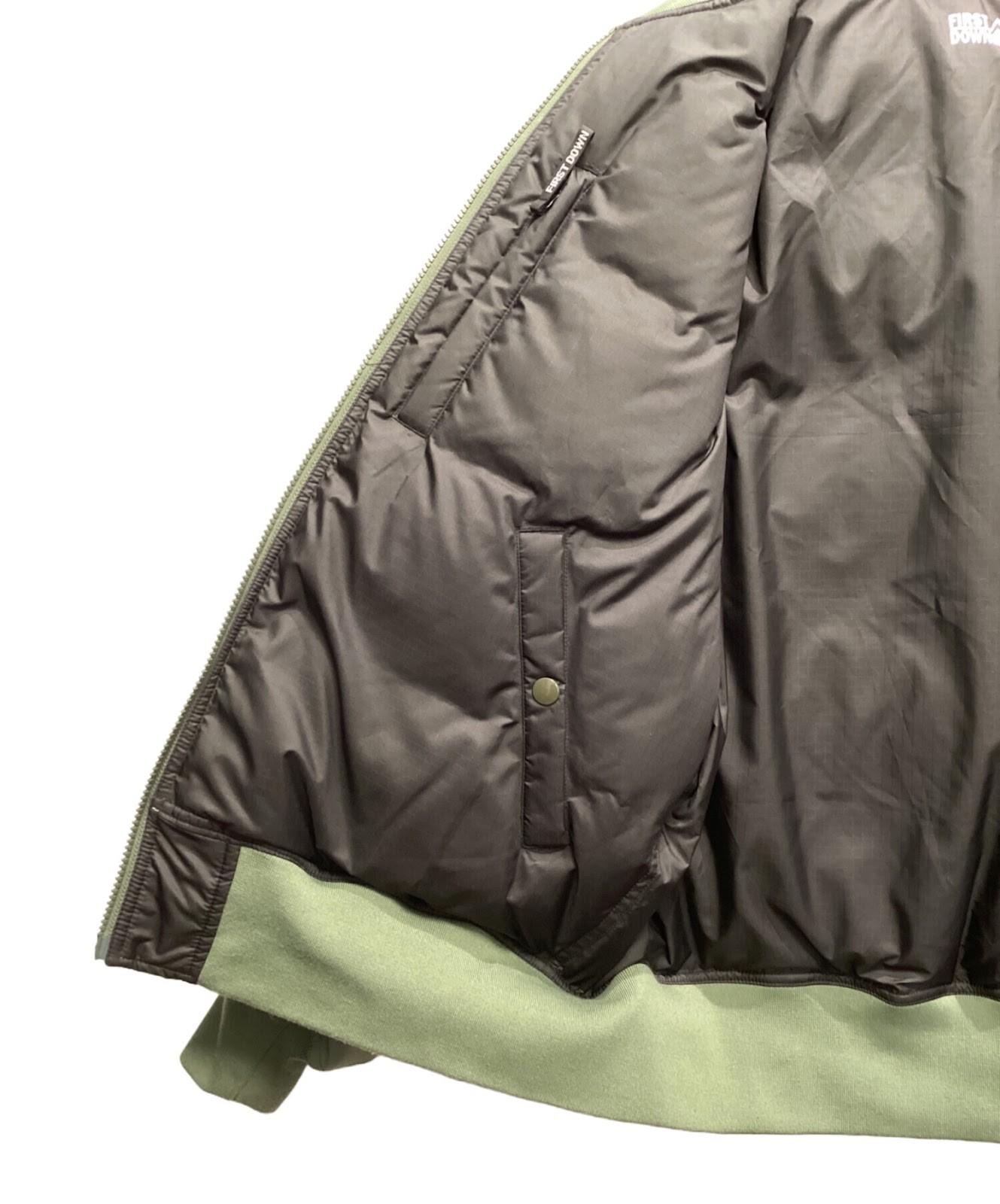 FIRST DOWN reversible down jacket Size: L Khaki F… - image 9