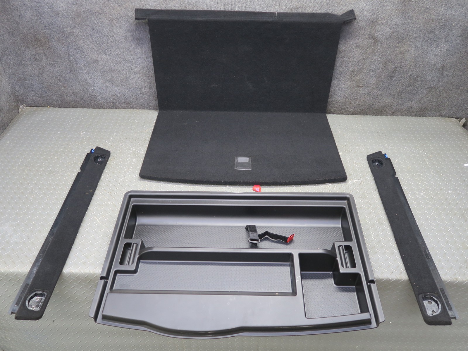 2017-2020 MASERATI LEVANTE M161 REAR TRUNK CARPET TRIM PANEL FLOOR STORAGE SET
