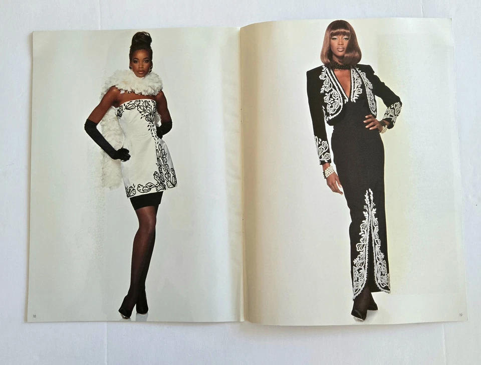 Escada by Margaretha Ley Catalog 19 pages Vintage 1990s Printed in Germany Foto 4 de 4