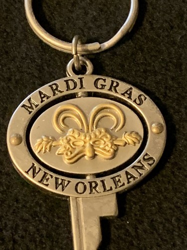 Mardi Gras Key Spinning Mask Keyring Keychain - Picture 3 of 9