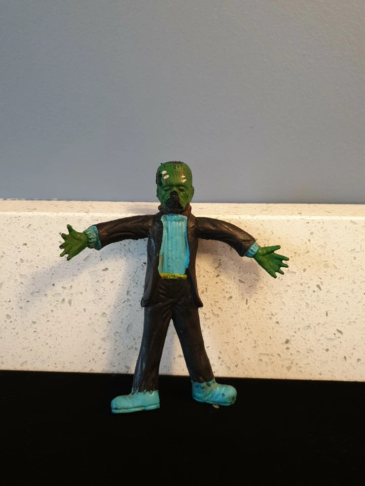 Boneco de ação raro antigo vintage Frankenstein 1974 monstros brinquedo universal infantil - Imagem 2 de 4