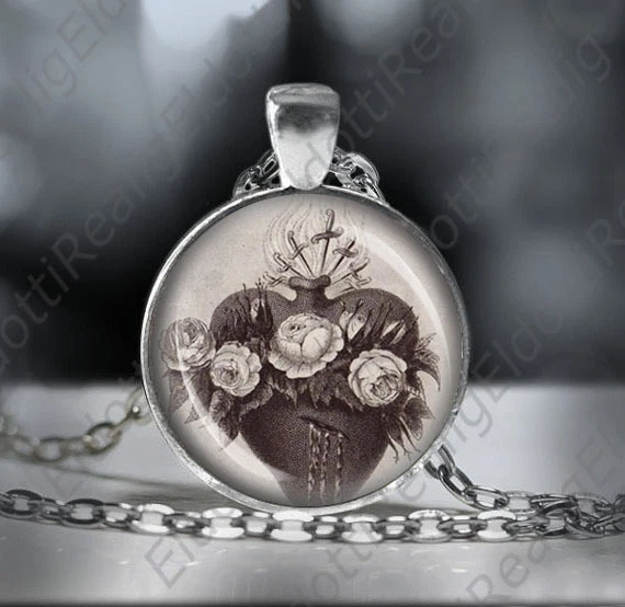 Immaculate shop heart necklace