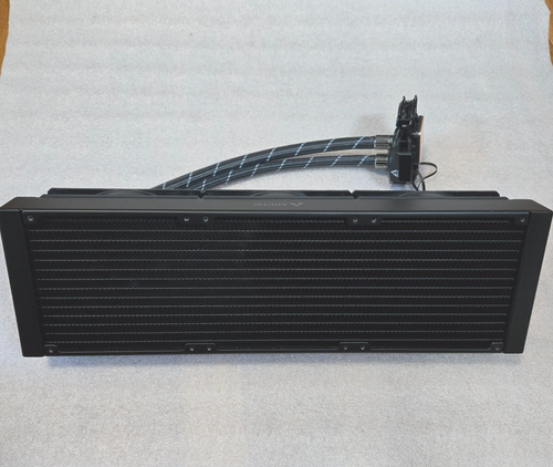 ARCTIC Liquid Freezer II 420 Multi Compatibile All-in-One CPU AIO Water Cooler - Foto 6 di 6