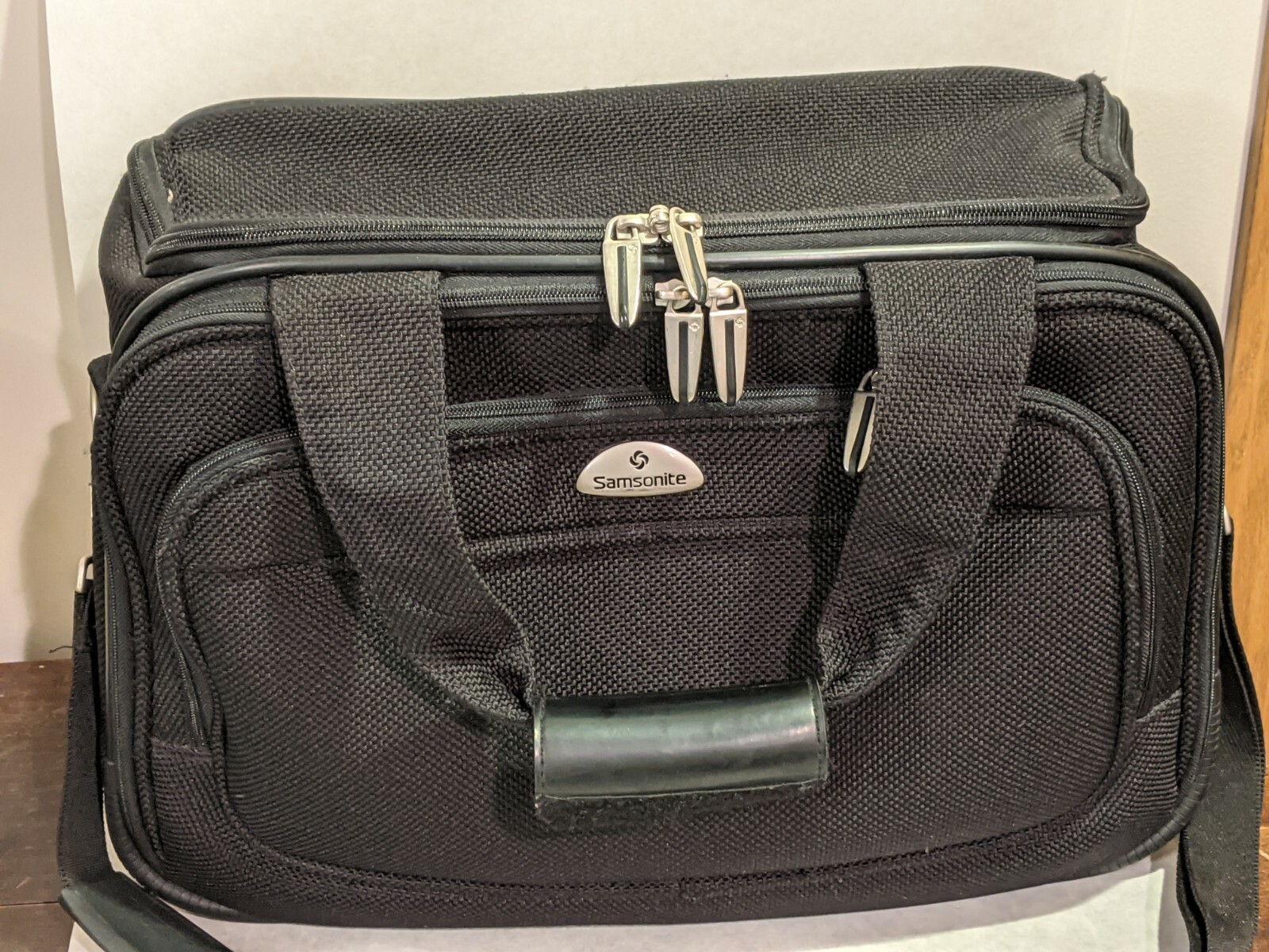 Samsonite Black Satchel Over Night Business Travel Bag