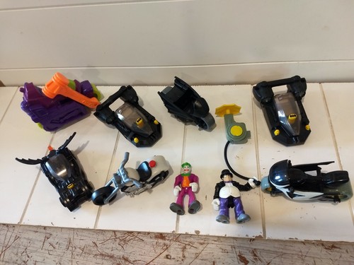 Lot of 9 loose Batman Legos Joker Penguin toy figures motorcycles Bat Mobile 🦇
