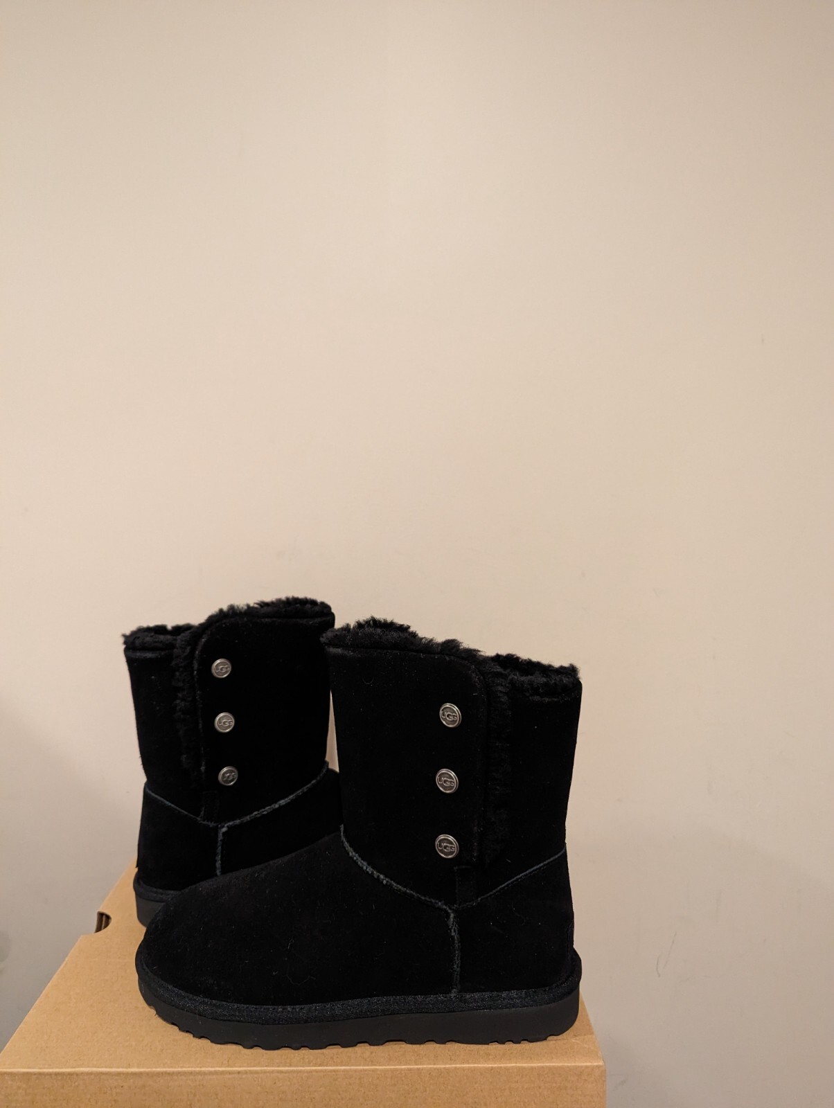 Lijkenhuis commentaar Weggegooid Ugg Australia Women's Bailey Snaps Boots Size 9 NIB – ASA College: Florida Lijkenhuis commentaar Weggegooid Ugg Australia Women's Bailey Snaps Boots Size 9 NIB – ASA College: Florida