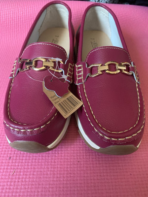Ladies Leather Slip On Fuchsia Shoes Ipanema Flat by Jo Joe
