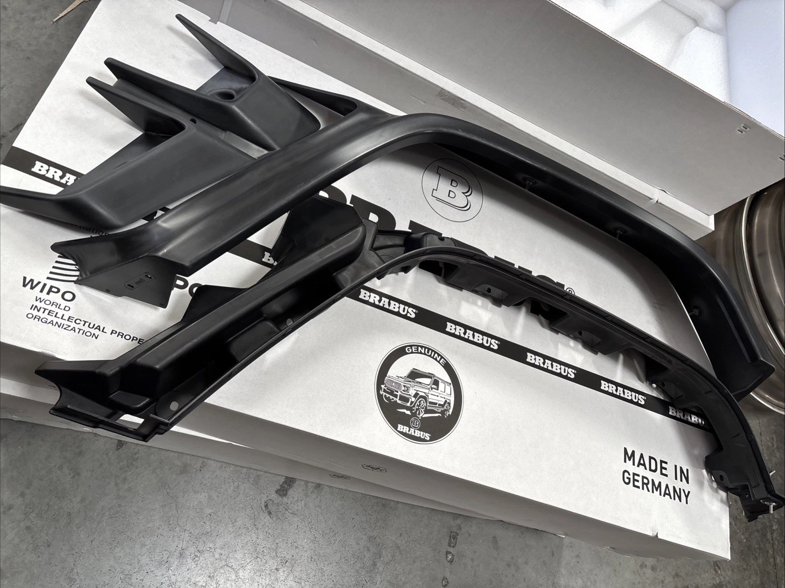 BRABUS W463A Widestar Front Passenger Side Fender Flare 464 234 052 Genuine