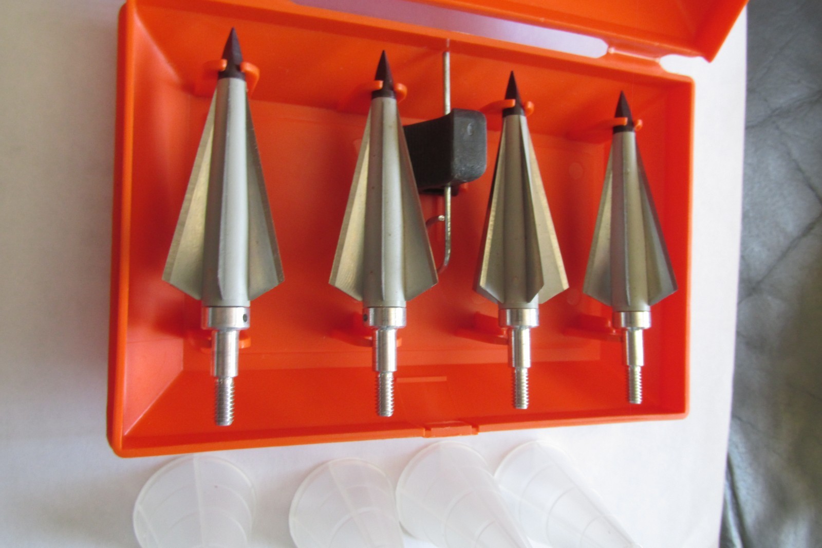 Razorbak5/Razorback 5 complete broadheads 142 grains - 5 blade ...