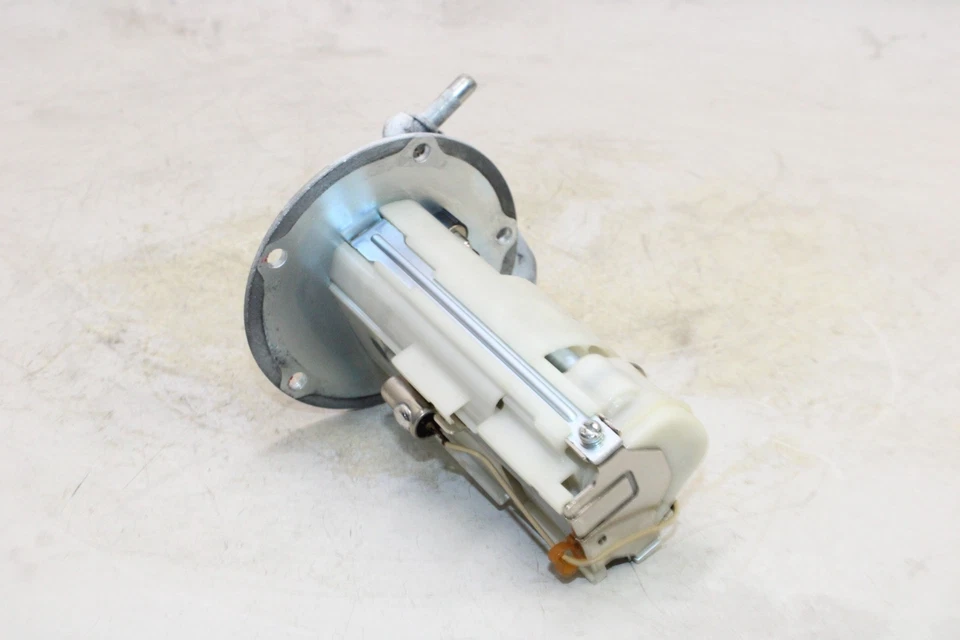 06-22 KAWASAKI VULCAN 900 VN900D CLASSIC LT BOMBA DE COMBUSTÍVEL FABRICANTE DE EQUIPAMENTO ORIGINAL - Imagem 4 de 4