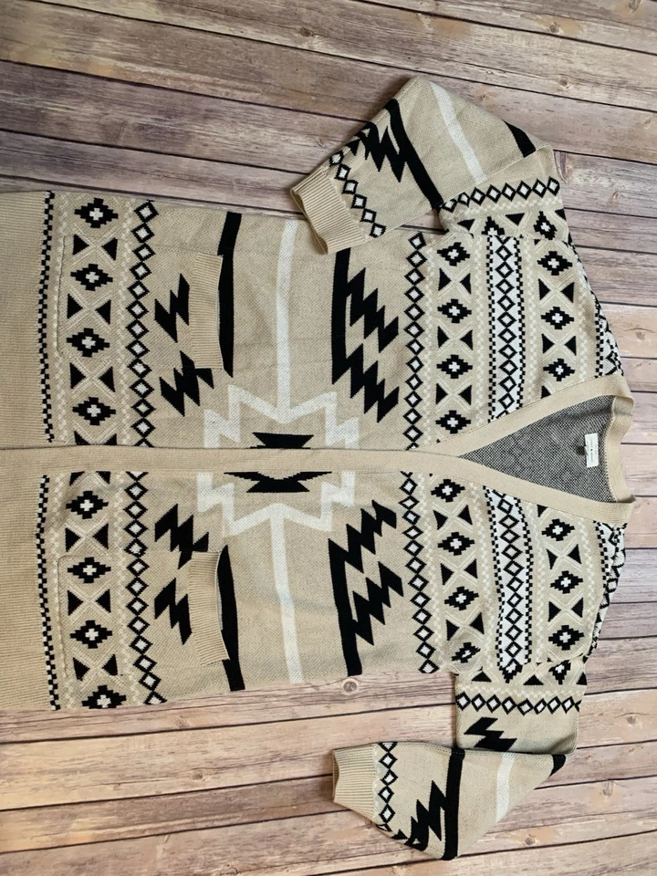 Lucky Brand Women's Cardigan Sweater Size Large Open Front, Western-Aztec Print - Image 4 of 4