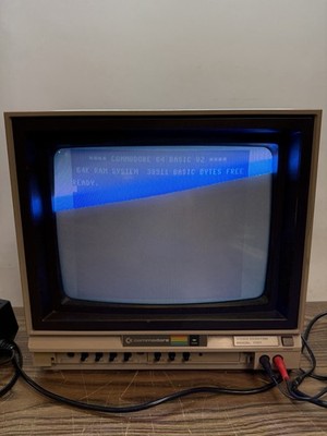 VINTAGE COMMODORE 1702 MONITOR COSMETIC ISSUES MISSING DOOR WORKS
