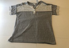 BiBi Sz L Women  s Gray Animal Print Knit Top G2D19