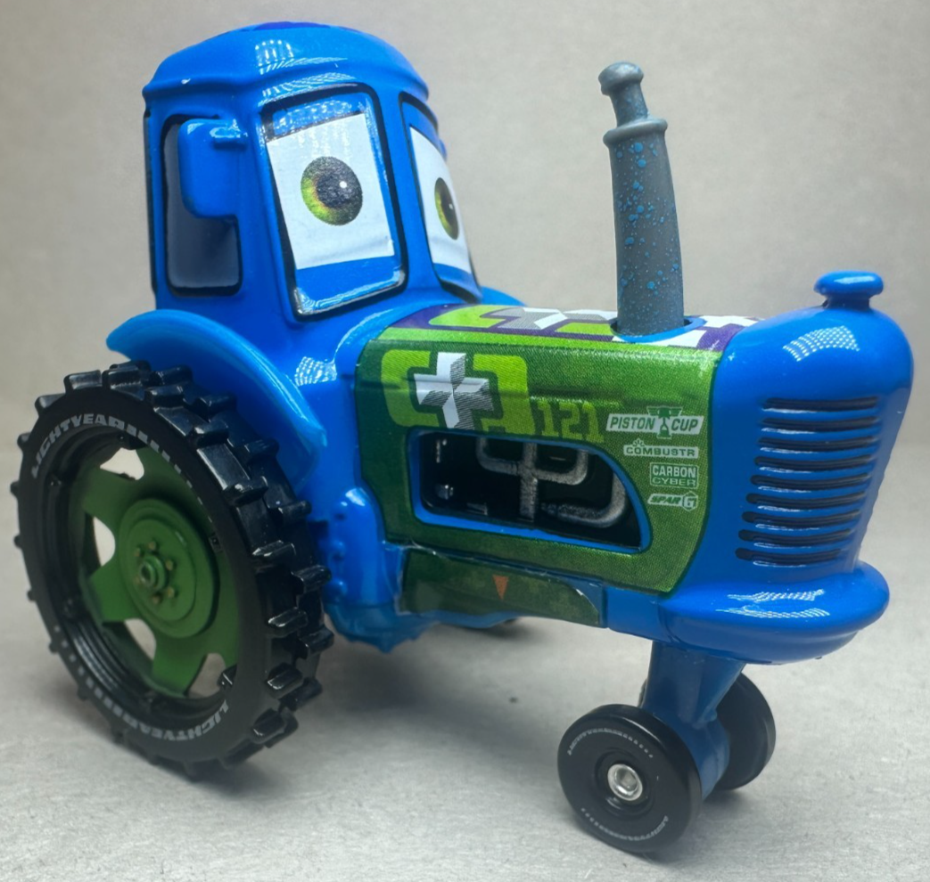 Disney Pixar Cars 3 Clutch Aid Racing Tractor Cow #121 Diecast