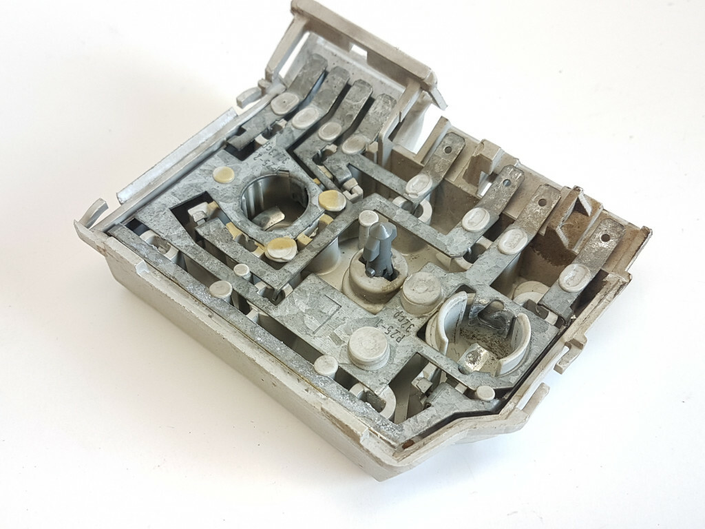 Audi 80/ 90 (B3) 1987 taillight part B5831BL GUST12953