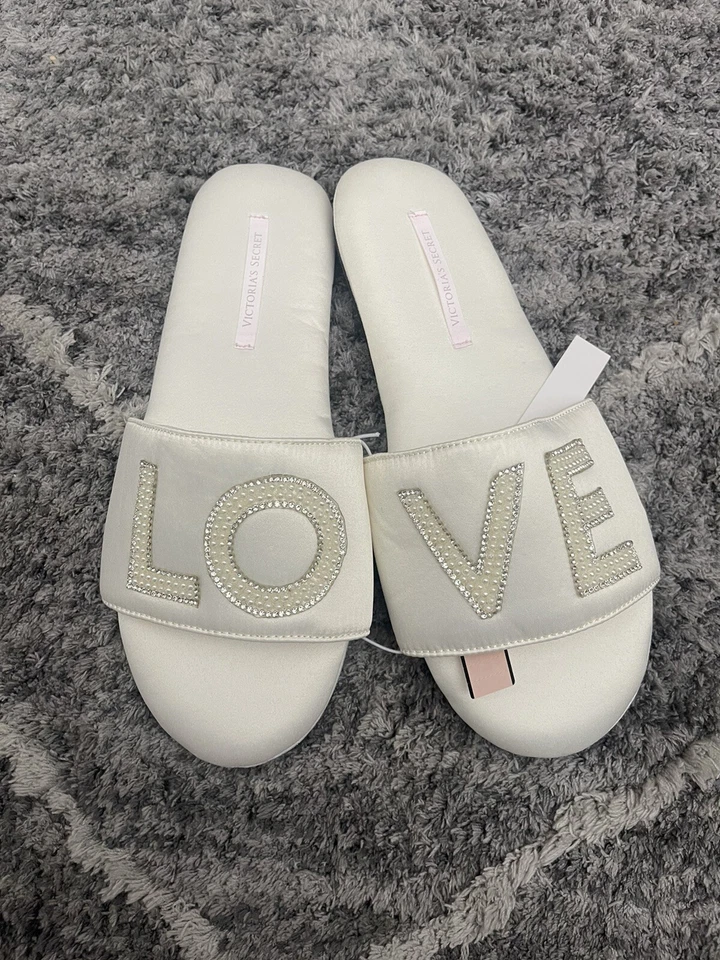 Victoria’s Secret Here Comes the Bride White LOVE Slippers Sz M 7/8 Embellished - Image 2 of 4