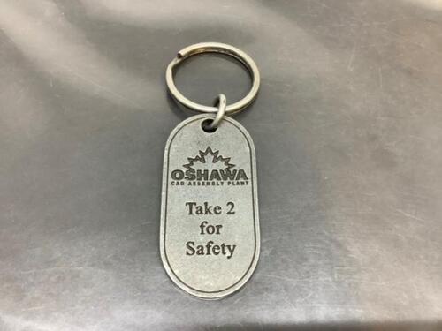 Vintage Promo Keyring OSHAWA CAR ASSEMBLY PLANT Keychain Ancien Porte-Clé CANADA - Picture 1 of 3