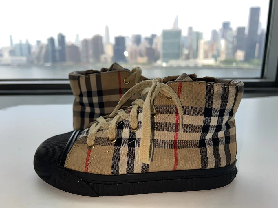 Burberry мальчиков обувь 33 или 1,5-2 США высоты верхний кроссовок подлинный - Изображение 3 из 4
