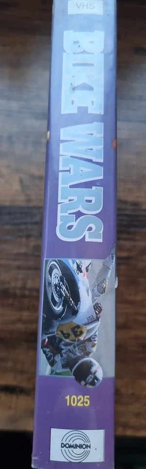 VHS Bike Wars - Heiße Action auf 2 Rädern (1992) FSK 16 Motorradsport 50 Min.  - Bild 3 von 4