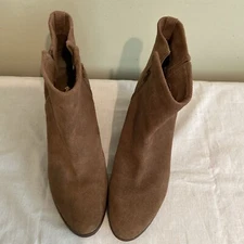 Crown Vintage Women Sz 8 brown Suede Ankle Heel Boots Booties Side Zip 1.5” Heel