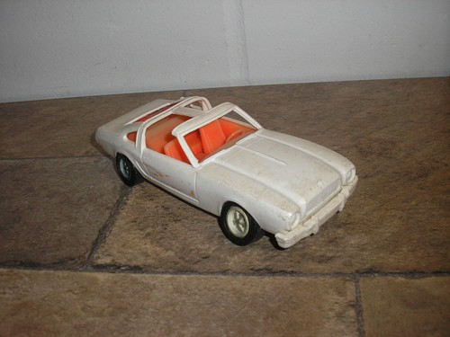RARE Vintage Plastic 7 3/8" Ford Mustang II Hatchback T-Tops White Free SHIPPING - Picture 5 of 6