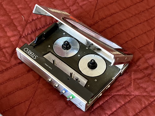 Sony WM-10ii Walkman Stereo Cassette Player Silver - Not Working RARE w/ case - Picture 3 of 3