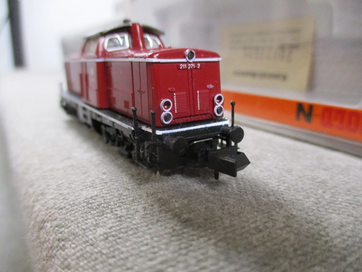 Arnold Spur N 2012 Diesellok BR 211 271-2 der DB DC Analog Licht in OVP G268