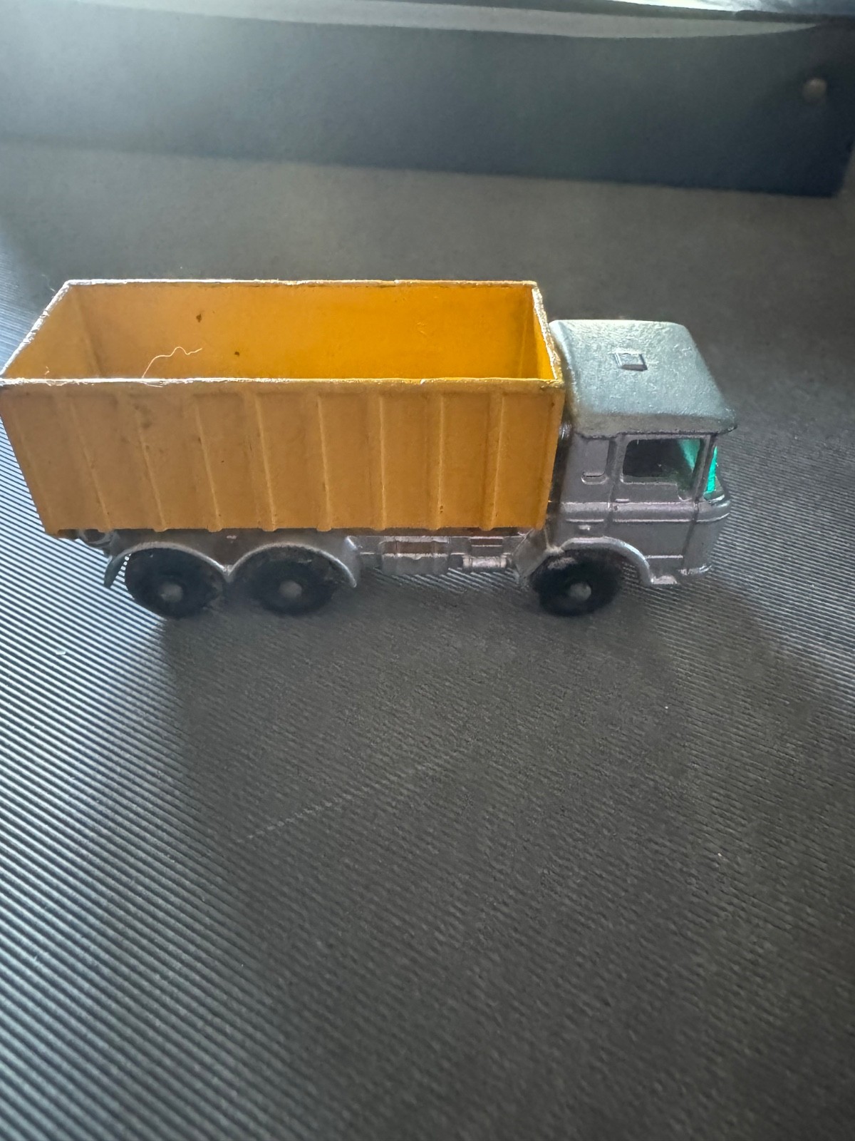 Picture 1 of 5