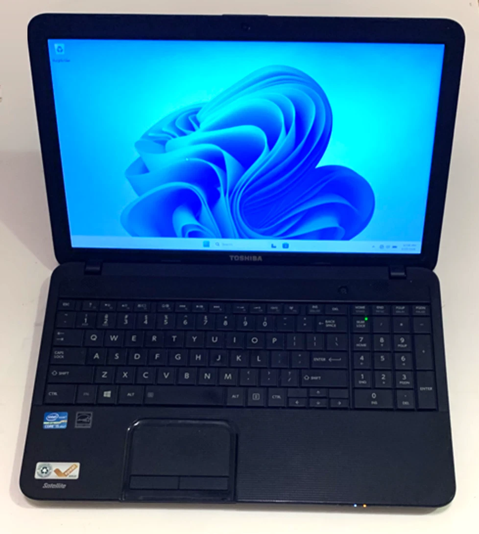 Preços baixos em Toshiba PC Windows 10 8 GB de RAM, Processador de
