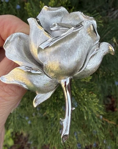 TRIFARI signed silver tone rose flower brooch pin Vintage jewelry