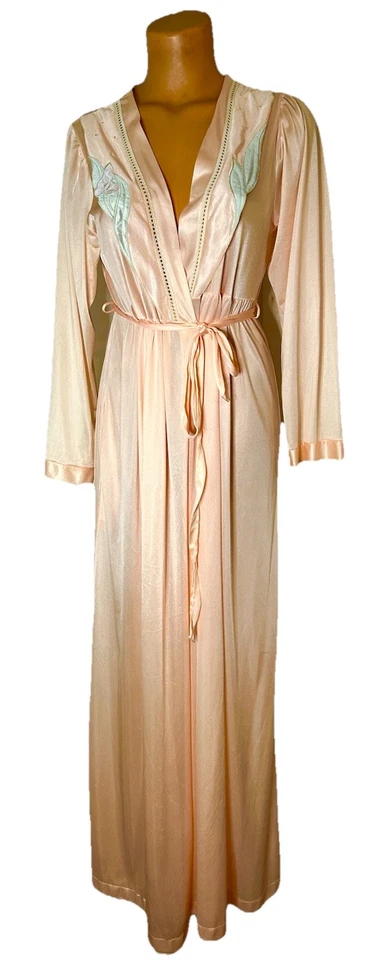 Camisón Vintage Gilead Rosa Peignoir Bata Bordada Apliques Nylon Pequeño Foto 3 de 4