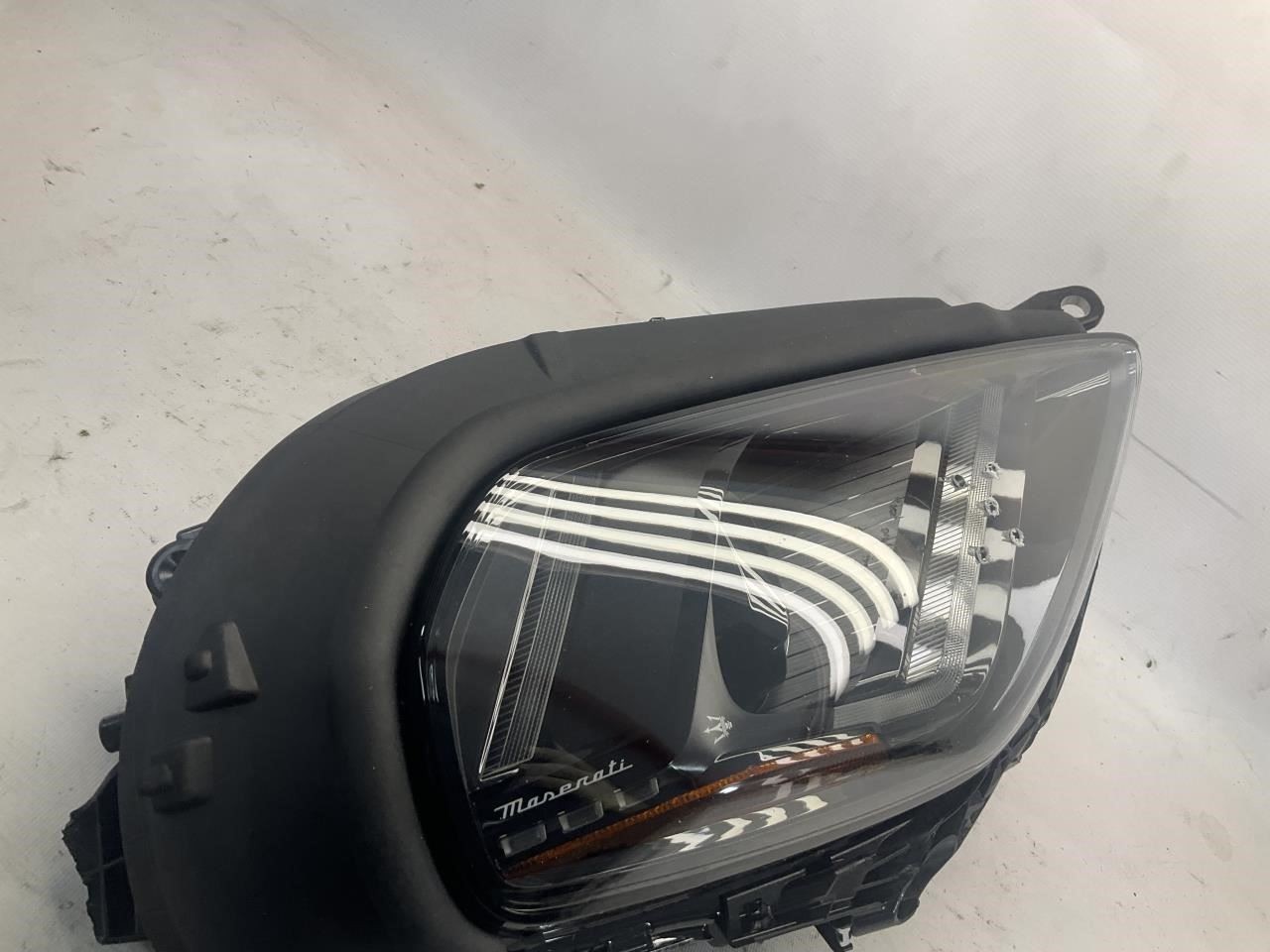 24 2024 Maserati GranTurismo M189 Front Right Passenger Headlight LED Q