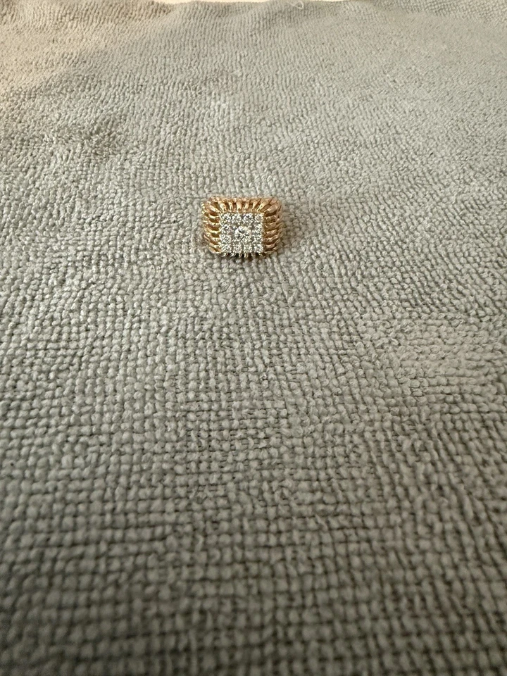 Anillo de oro con racimo de diamantes de dos formas cuadradas de 14 k para caballeros Foto 2 de 4